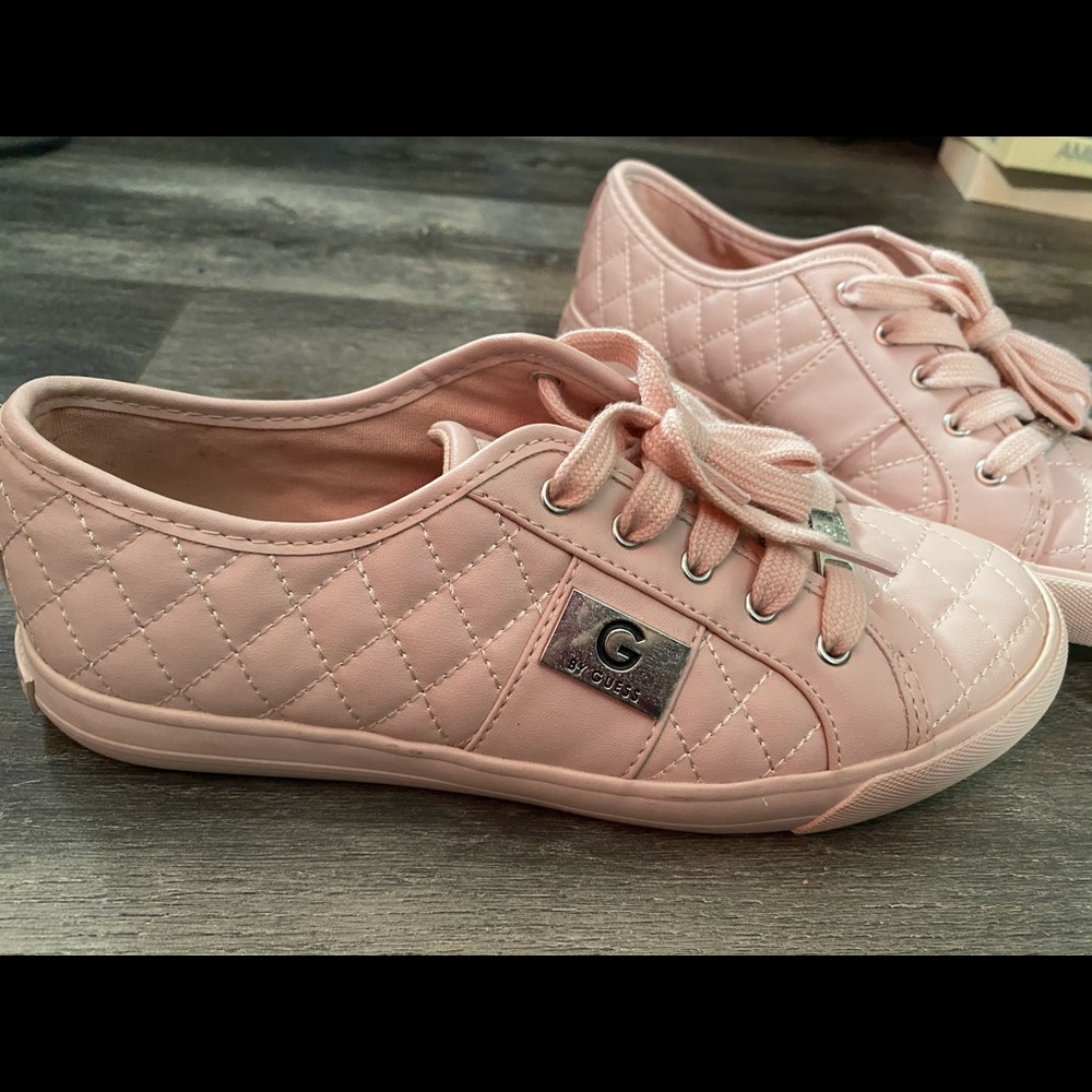 Guess tennis shoes